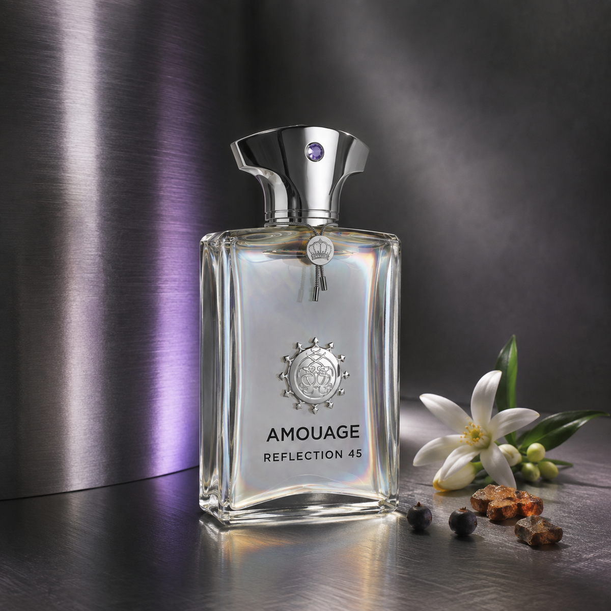 Amouage Reflection 45 Man v tichém stříbrném zátiší s neroli a pryskyřicí