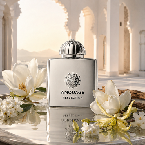 Amouage Reflection Woman v perleťovém květinovém zátiší za úsvitu – MrRizz