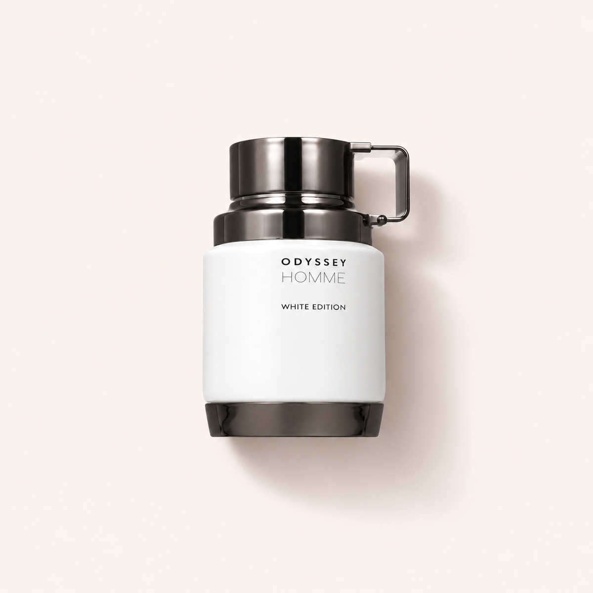Flakon parfémované vody Armaf Odyssey Homme White Edition 60 ml na světlém pozadí – MrRizz
