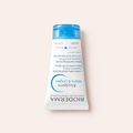 Krém na ruce BIODERMA Atoderm Ultra-Nourishing Cream 50 ml na béžovém pozadí – MrRizz