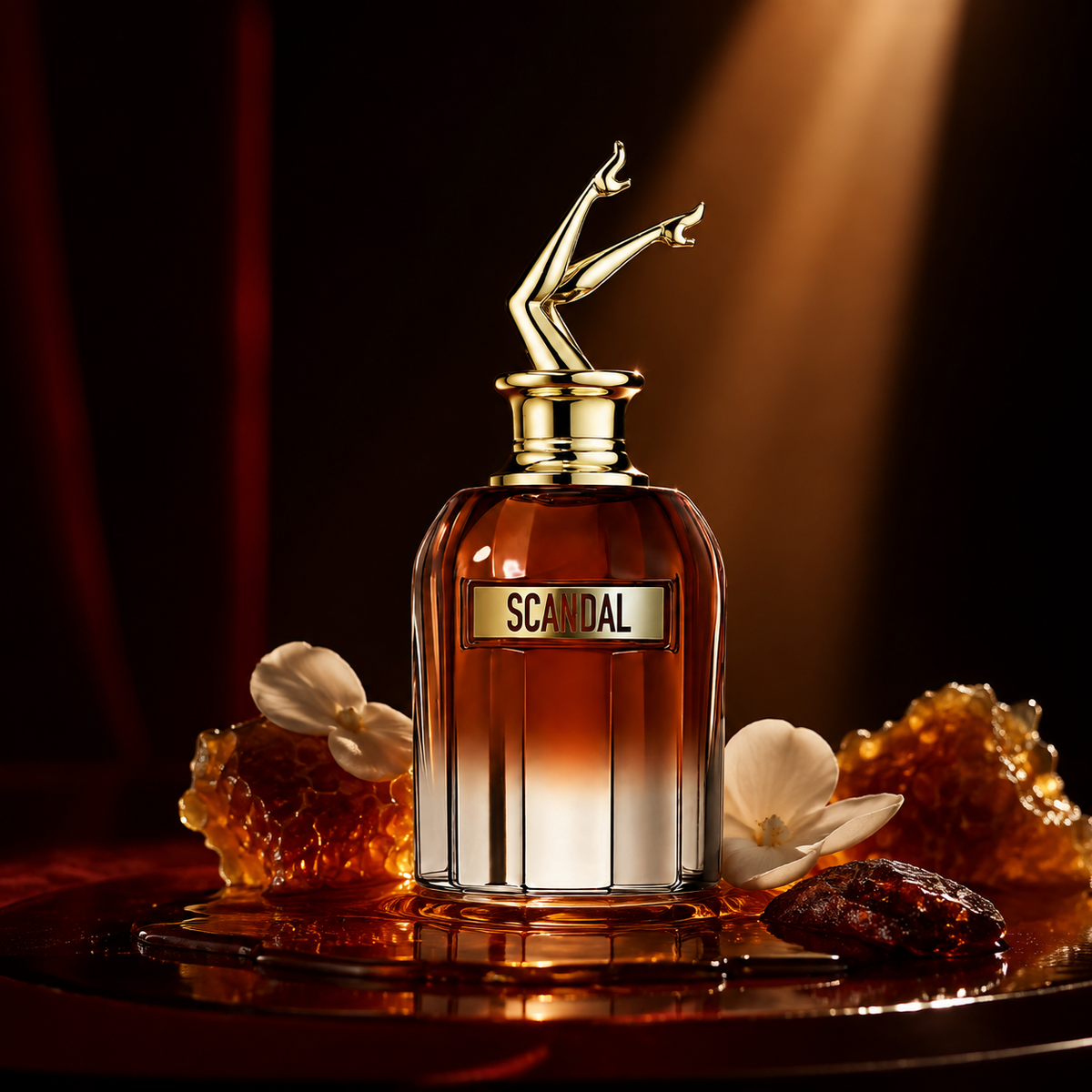 Jean Paul Gaultier Scandal Elixir pour femme v emocionální medové scéně s vanilkou a květy – MrRizz