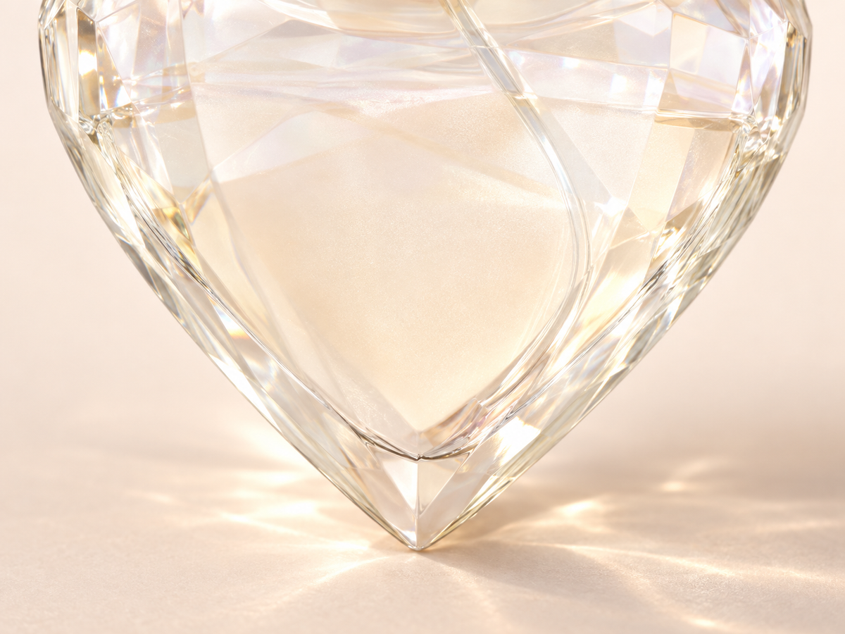 Lipsy London Radiant Pearl EDT 30 ml – detail flakonu