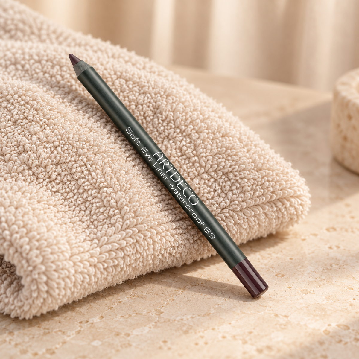 Artdeco Soft Eye Liner 1,2 ml – produkt v prostředí