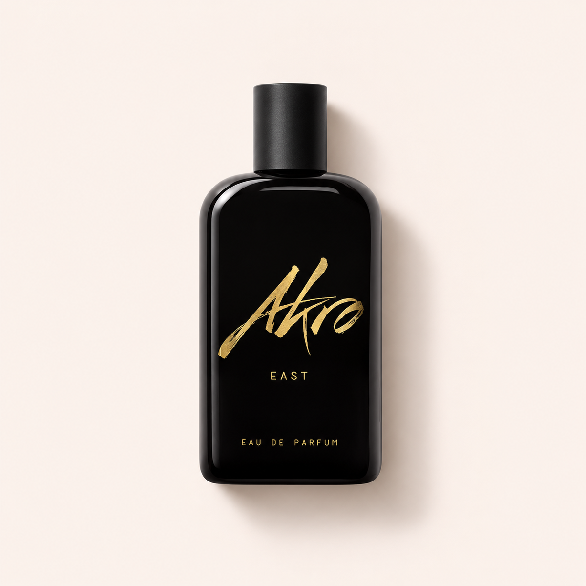 Akro East EDP 100 ml na béžovém pozadí – MrRizz