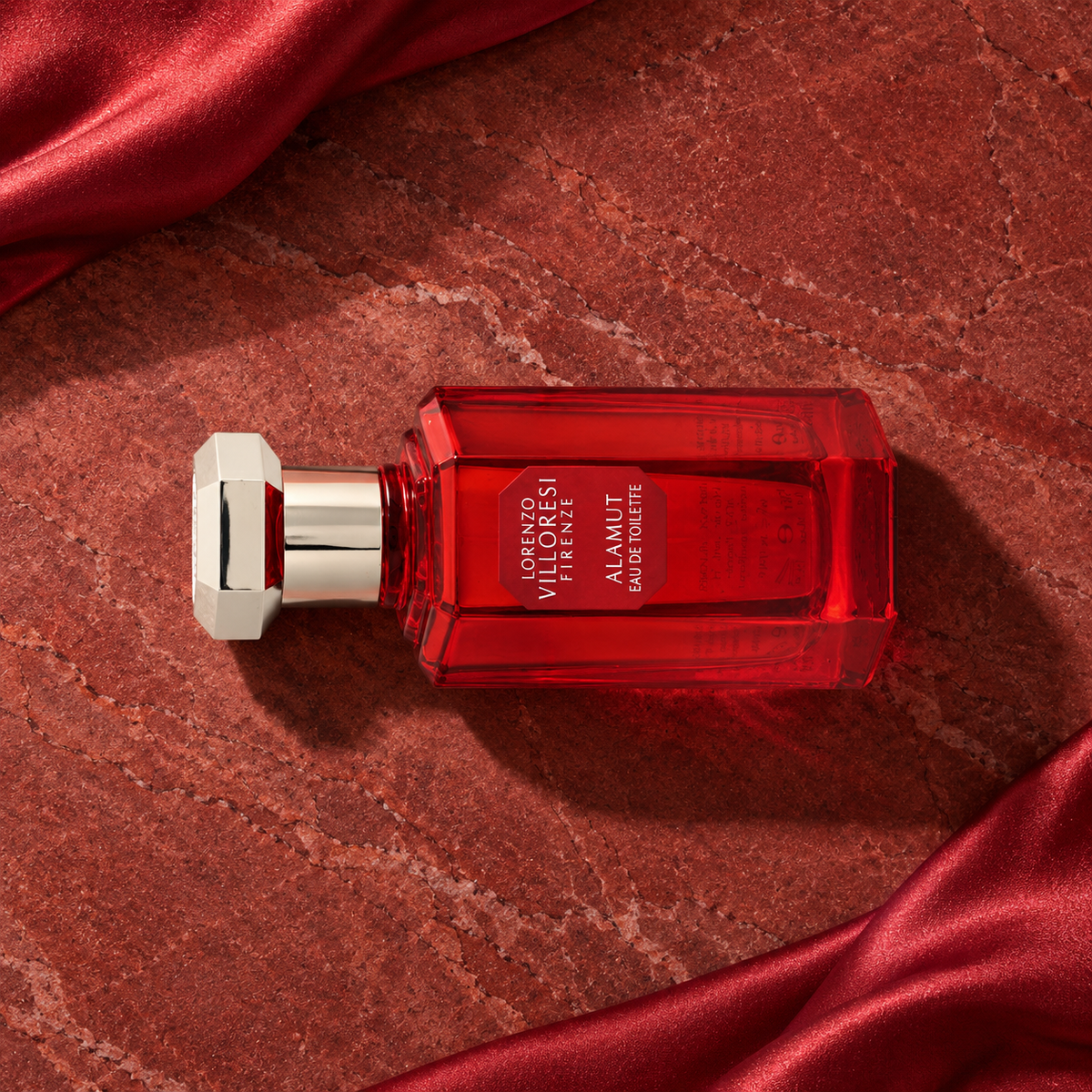 Lorenzo Villoresi Alamut 50 ml – parfém v prostředí, pohled shora s bočním stínem