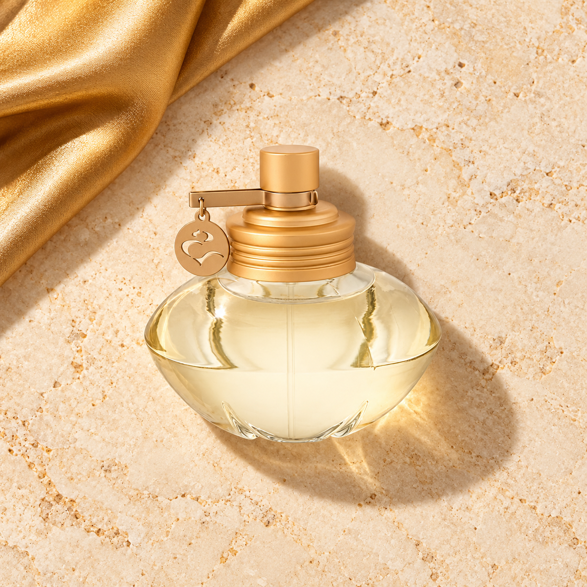 Shakira S 80 ml – parfém v prostředí, pohled shora s bočním stínem