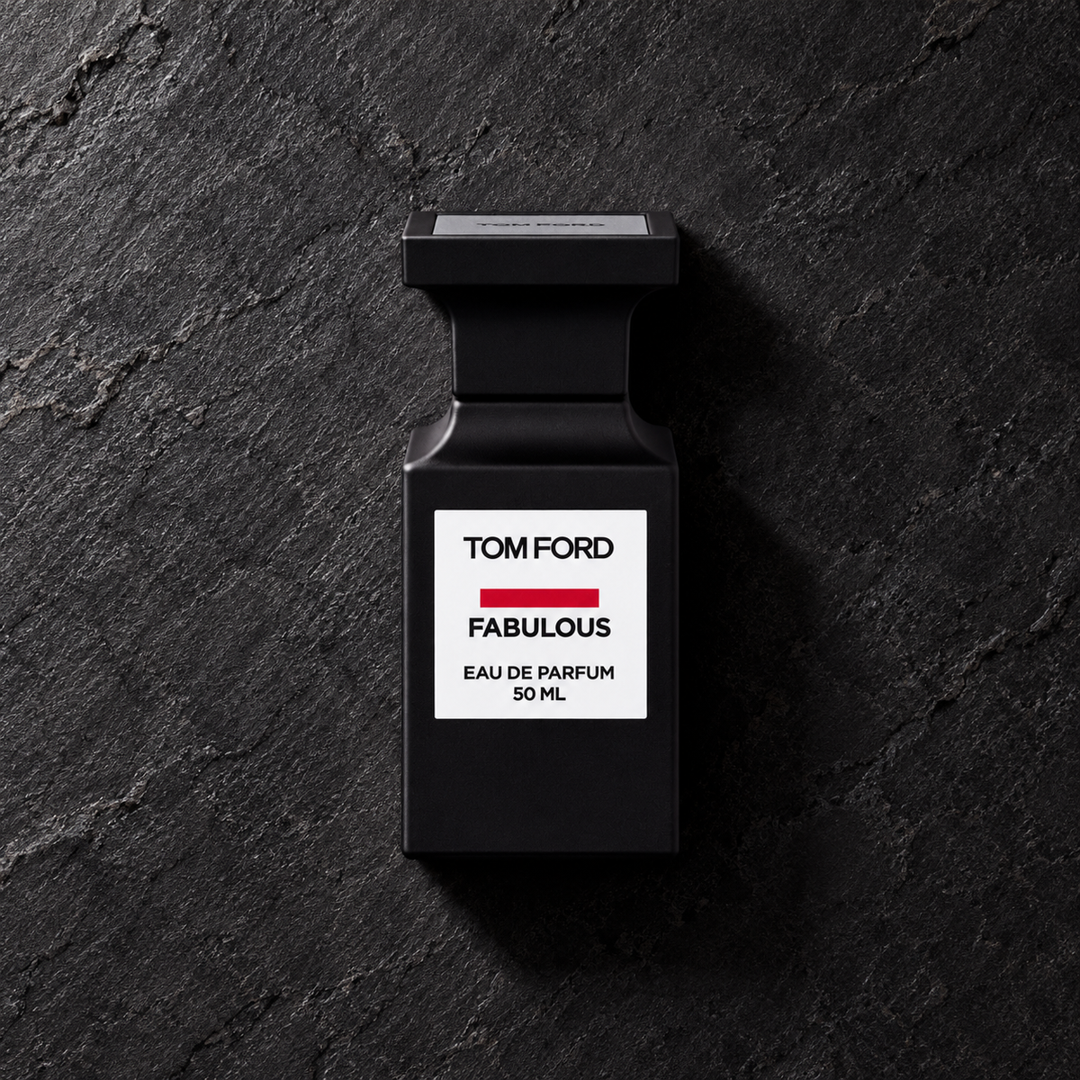 TOM FORD Fucking Fabulous 50 ml – parfém v prostředí, pohled shora s bočním stínem
