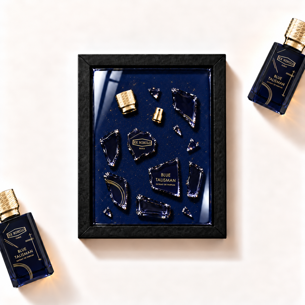 Parfemovy obraz Ex Nihilo Blue Talisman Extrait de Parfum v cernem ramu - ilustracni fotografie