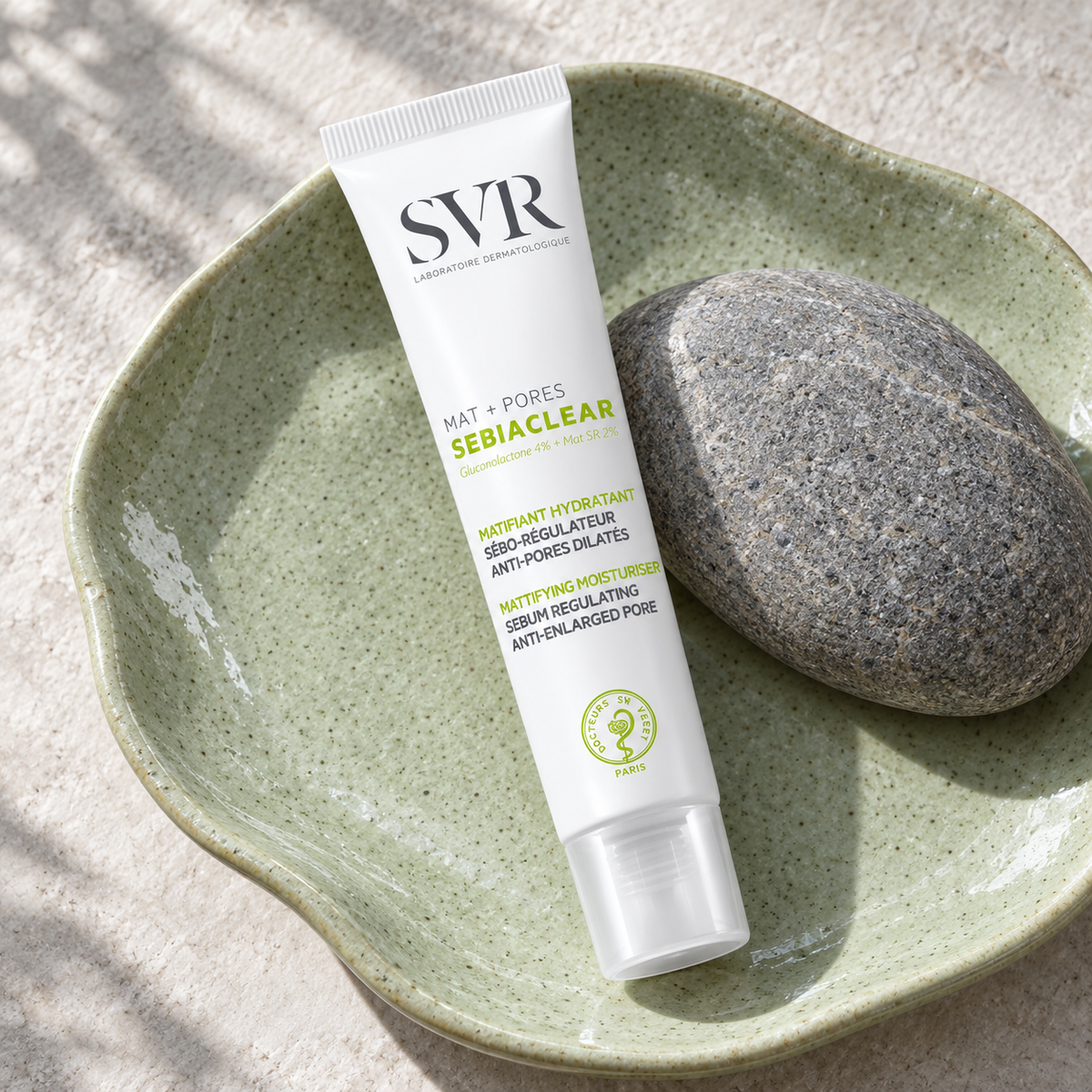 SVR Sebiaclear Mat + Pores Mattifying Moisturiser 40 ml – atmosférická fotografie – MrRizz