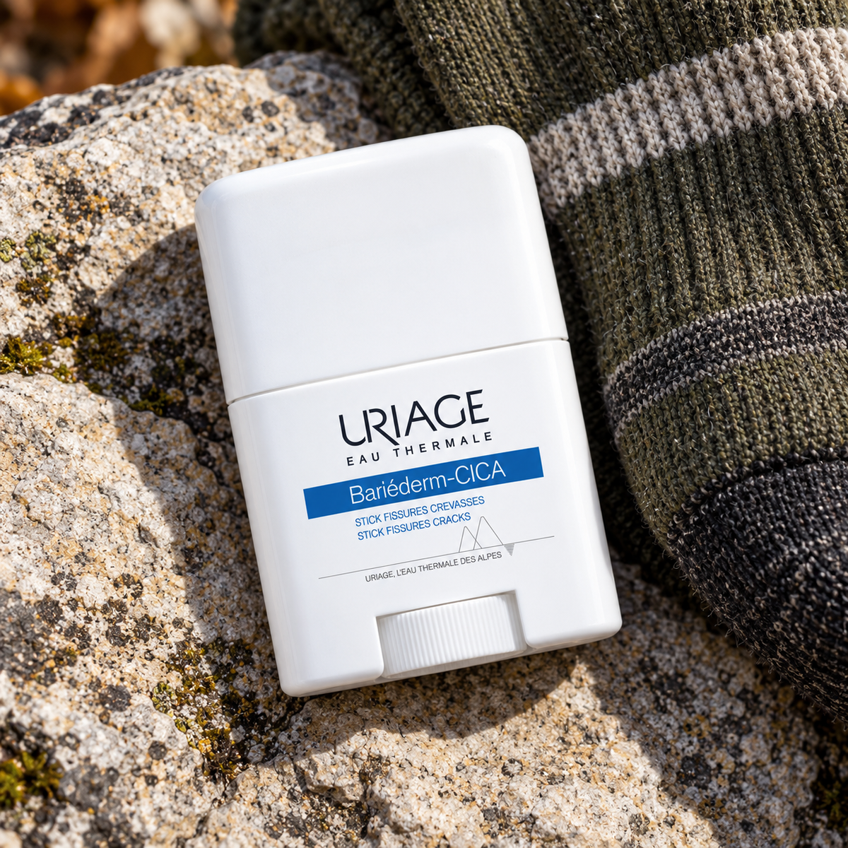 Uriage Bariéderm CICA Stick Fissures Cracks 22 ml – atmosférická fotografie – MrRizz