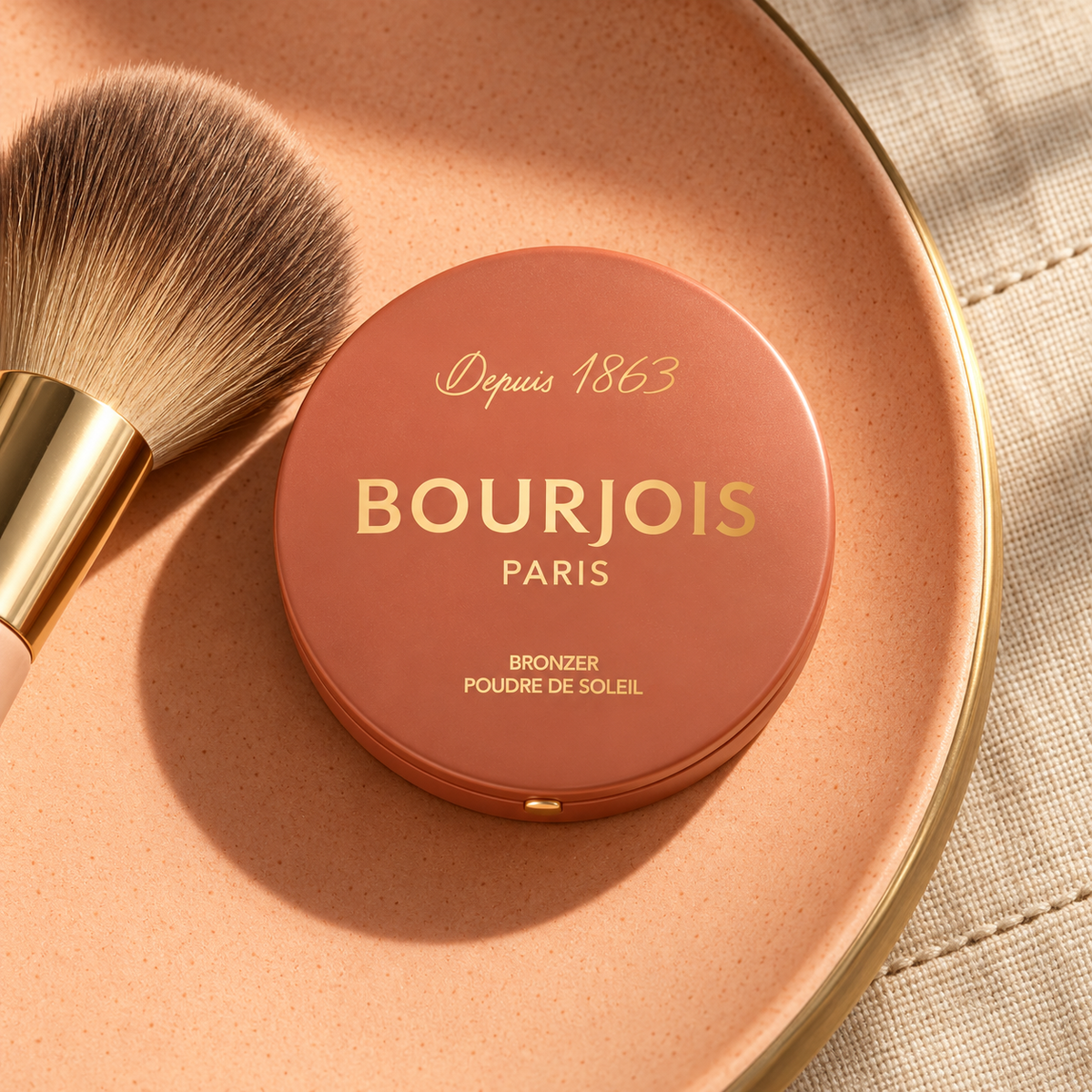 Bourjois Maxi Round Pot Bronzer 002 Medium Deep 7 g – atmosférická fotografie – MrRizz