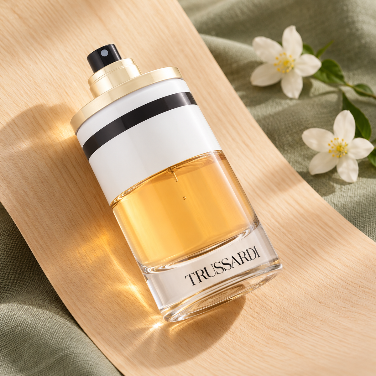 Trussardi Pure Jasmine EDP 90 ml – tester bez víčka – atmosférická fotografie – MrRizz
