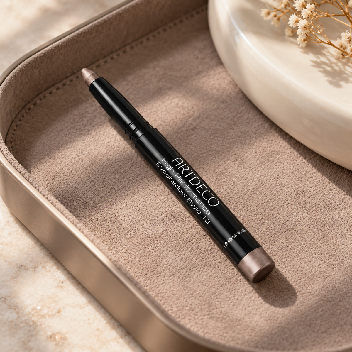 Artdeco High Performance Eyeshadow Stylo 1,4 ml – atmosférická fotografie – MrRizz