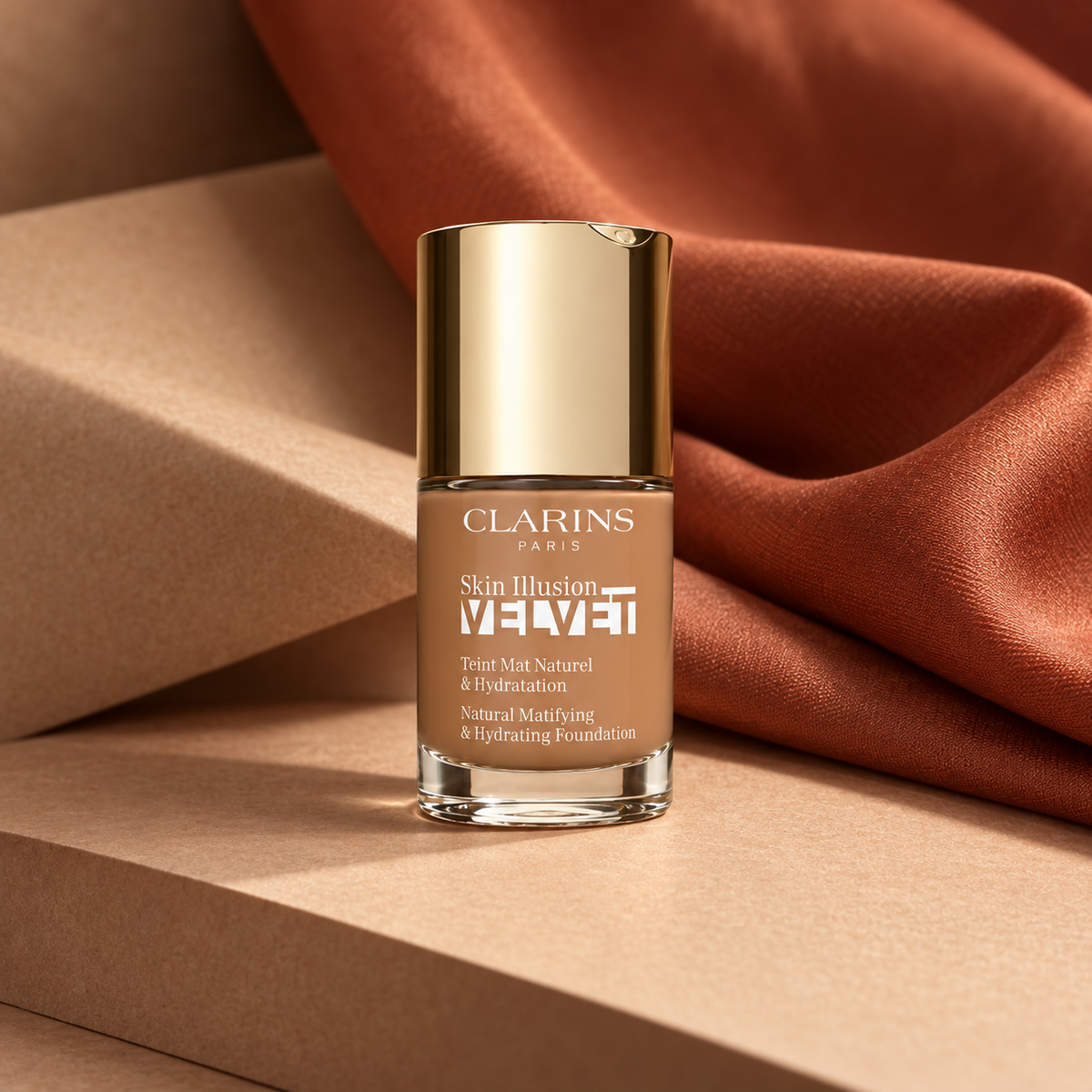 Clarins Skin Illusion Velvet 30 ml – atmosférická fotografie – MrRizz