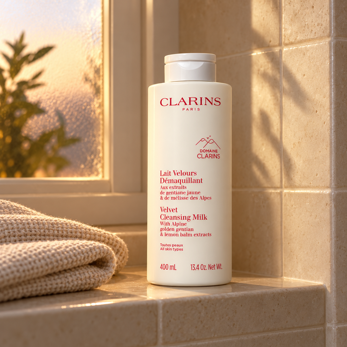 Clarins Velvet Cleansing Milk 400 ml – atmosférická fotografie – MrRizz