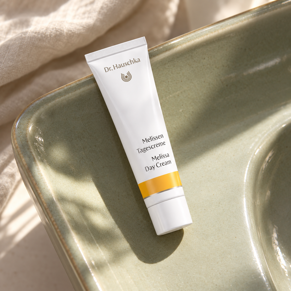 Dr. Hauschka Melissa 30 ml – atmosférická fotografie – MrRizz