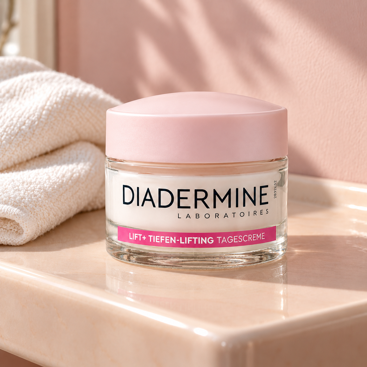 Diadermine Lift+ Tiefen-Lifting Anti-Age Day Cream 50 ml – atmosférická fotografie – MrRizz