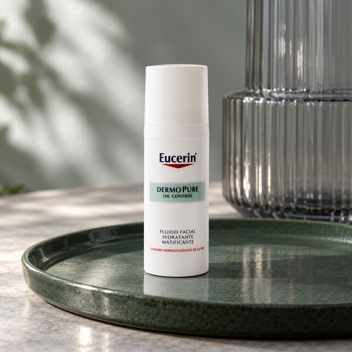 Eucerin DermoPure Oil Control Mattifying Fluid 50 ml – atmosférická fotografie – MrRizz